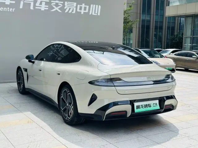 Xiaomi SU7 — Фото автомобиля 17