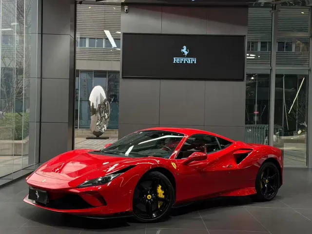 Фотография автомобиля — Ferrari F8