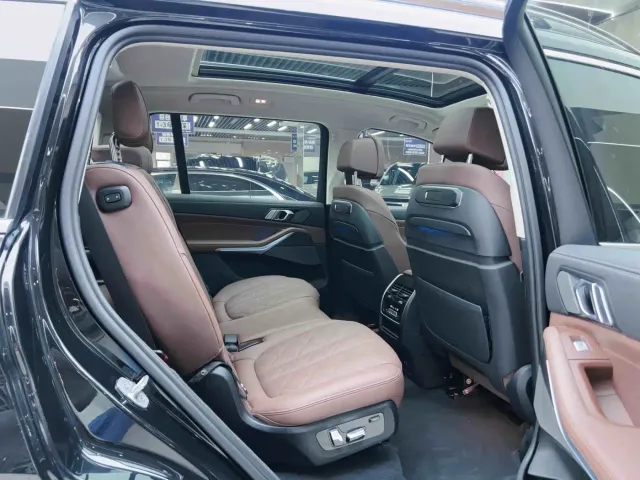BMW X7 — Фото автомобиля 4