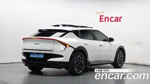 Kia EV6 — Фото автомобиля 2