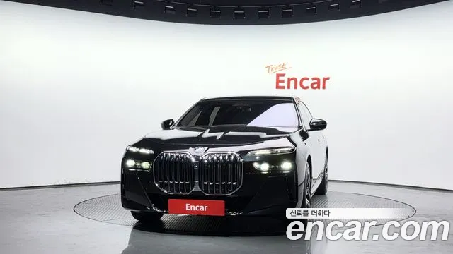 BMW 7 Series G70 — Фото автомобиля 3