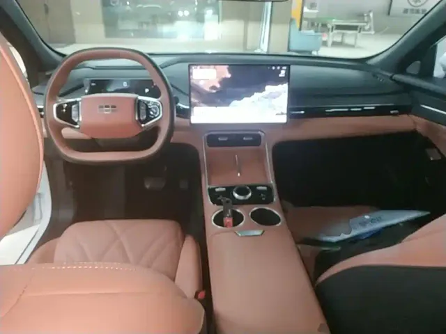 Geely Galaxy L6 — Фото автомобиля 9