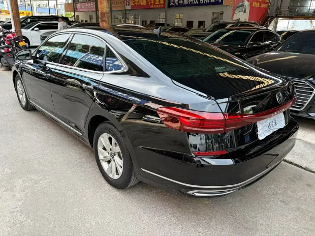 Volkswagen Passat — Фото автомобиля 9