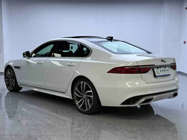 Jaguar XFL — Фото автомобиля 24
