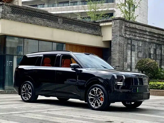 Lynk & Co 900 — Фото автомобиля 21