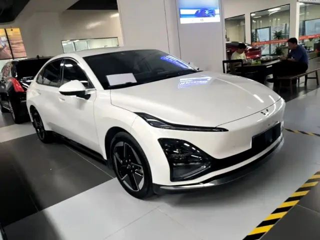 Wuling Starlight — Фото автомобиля 3