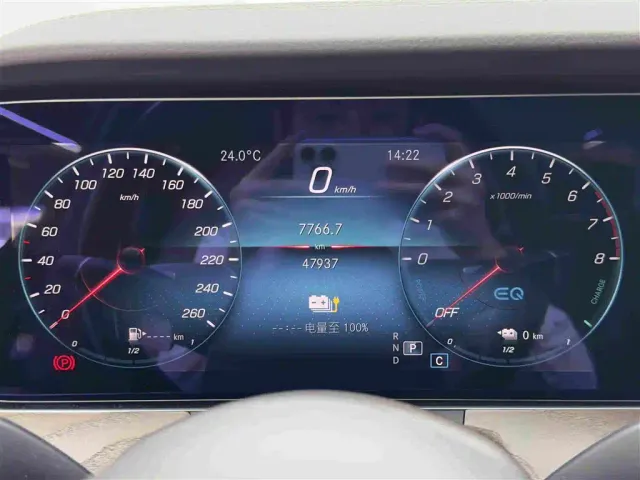 Mercedes-Benz E-Class — Фото автомобиля 16