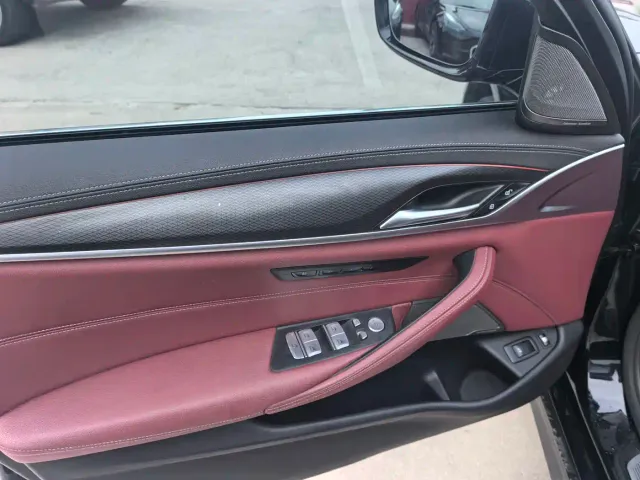 BMW 5 Series — Фото автомобиля 19