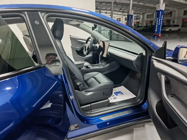 Tesla Model Y 2022 Facelift Rear-Wheel Drive Version — Фото автомобиля 9
