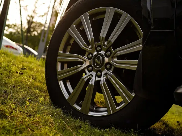 Lexus LX — Фото автомобиля 23