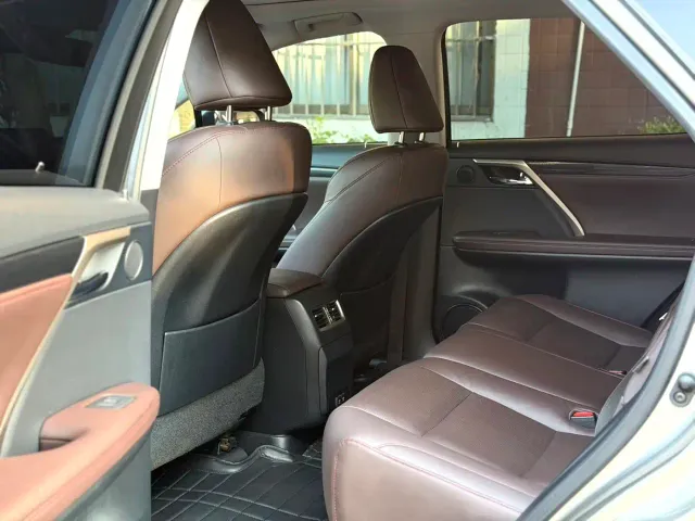 Lexus RX — Фото автомобиля 4