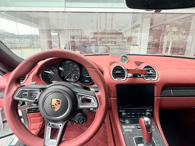 Porsche 718 — Фото автомобиля 11