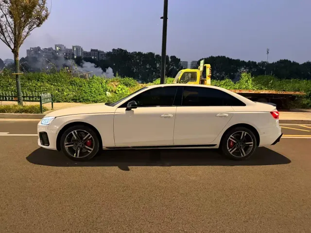 Audi A4L — Фото автомобиля 3