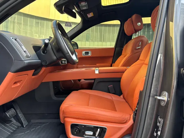 Li Auto L9 — Фото автомобиля 13