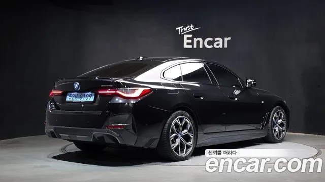 BMW i4 — Фото автомобиля 2