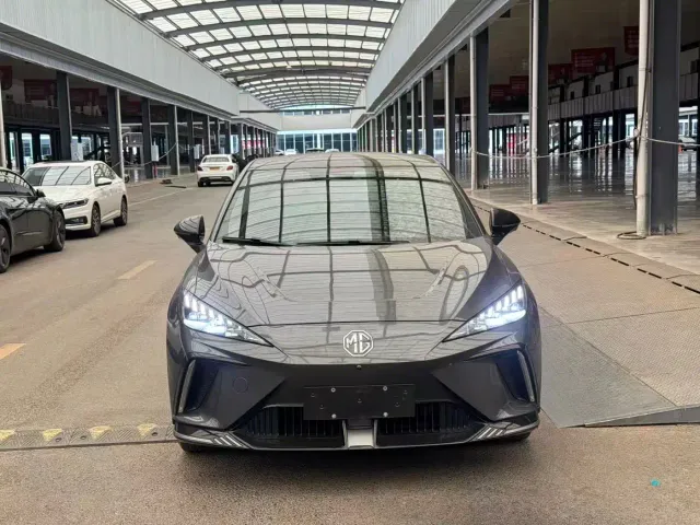 MG MG4 EV 2022 Model 425km Flagship — Фото автомобиля 2