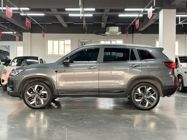 Changan CS75 — Фото автомобиля 4