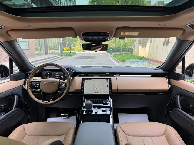 Land Rover Range Rover Sport — Фото автомобиля 8