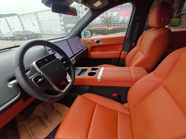Li Auto L6 — Фото автомобиля 10
