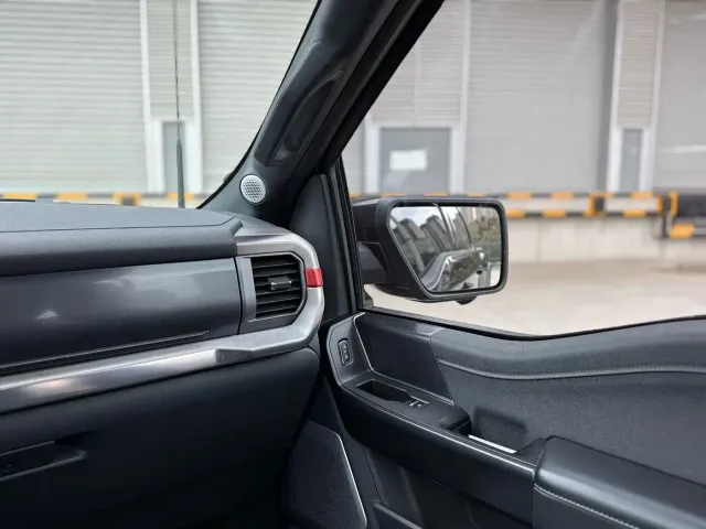 Ford F-150 Raptor — Фото автомобиля 10