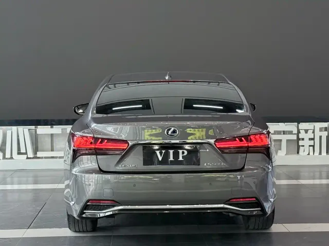 Lexus LS — Фото автомобиля 5