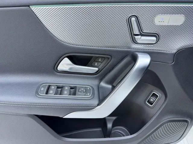 Mercedes-Benz A-Class — Фото автомобиля 8
