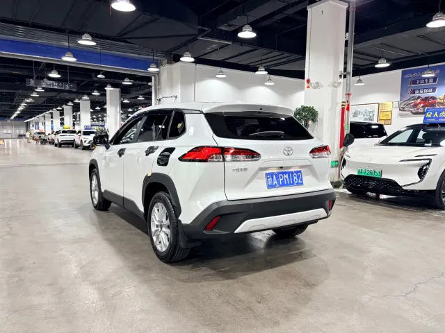 Toyota Corolla Cross — Фото автомобиля 10