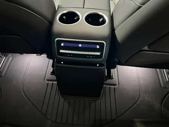 Li Auto L9 — Фото автомобиля 12