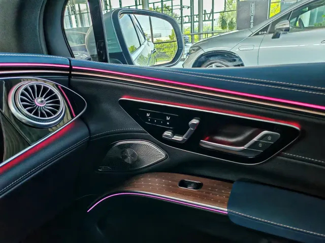 Mercedes-Benz EQS SUV — Фото автомобиля 15