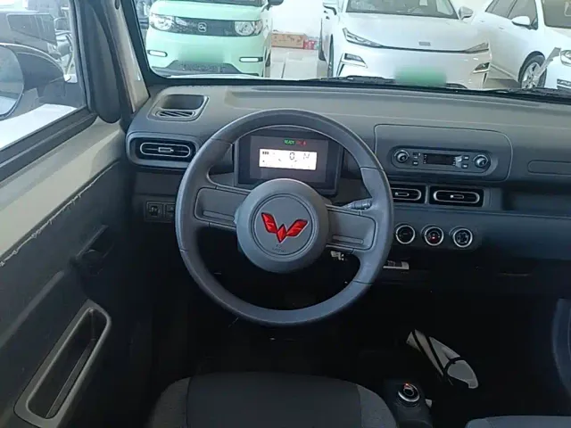 Wuling Zhiguang NEV — Фото автомобиля 10