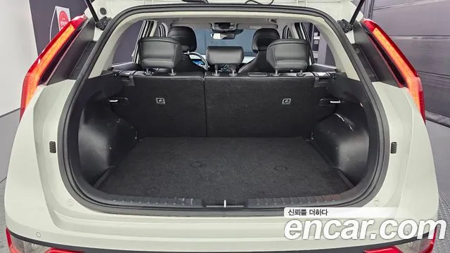 Kia Niro — Фото автомобиля 26