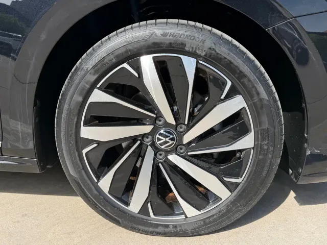 Volkswagen Passat — Фото автомобиля 9