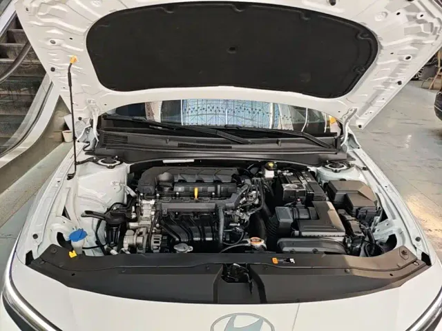 Hyundai Elantra — Фото автомобиля 19