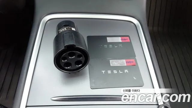 Tesla Model Y — Фото автомобиля 18