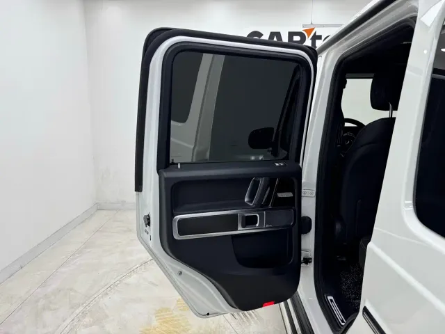 Mercedes-Benz G-Class — Фото автомобиля 23