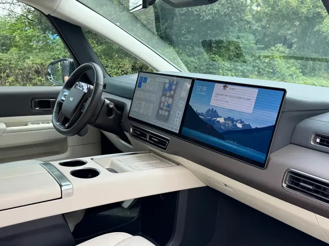 Li Auto MEGA — Фото автомобиля 12