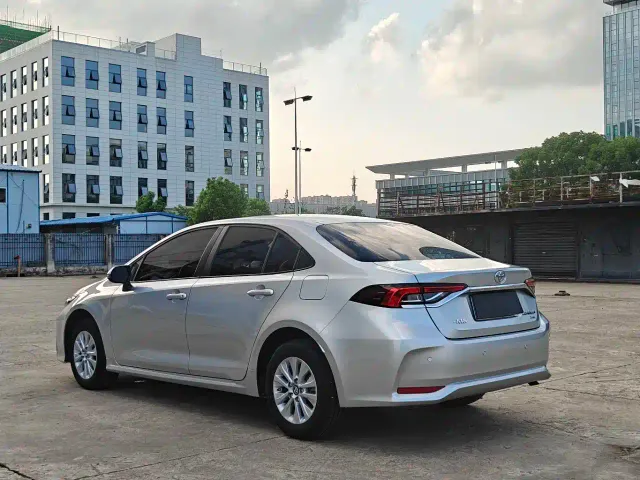 Toyota Corolla — Фото автомобиля 5