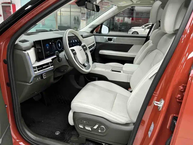 Hyundai Santa Fe — Фото автомобиля 17