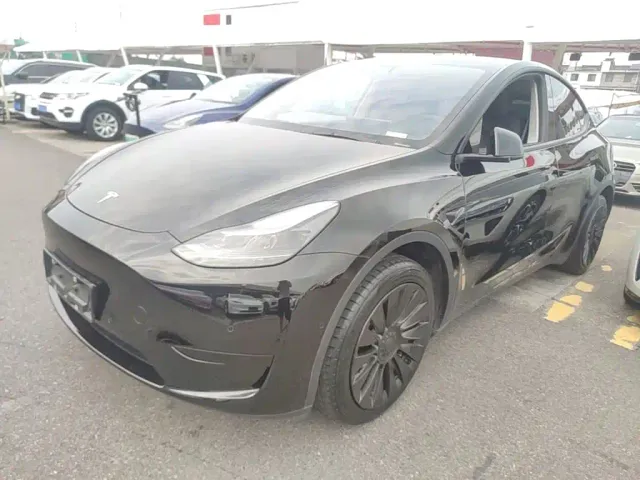 Фотография автомобиля — Tesla Model Y