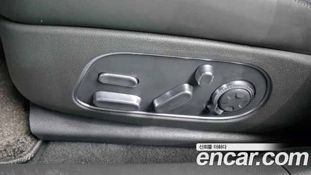 Genesis G90 Бензин 3.5 турбо AWD — Фото автомобиля 28