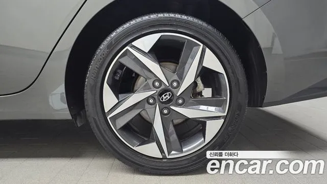 Hyundai AVANTE Avante (CN7) — Фото автомобиля 21