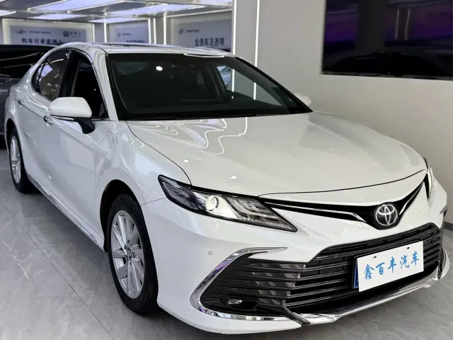 Toyota Camry — Фото автомобиля 3