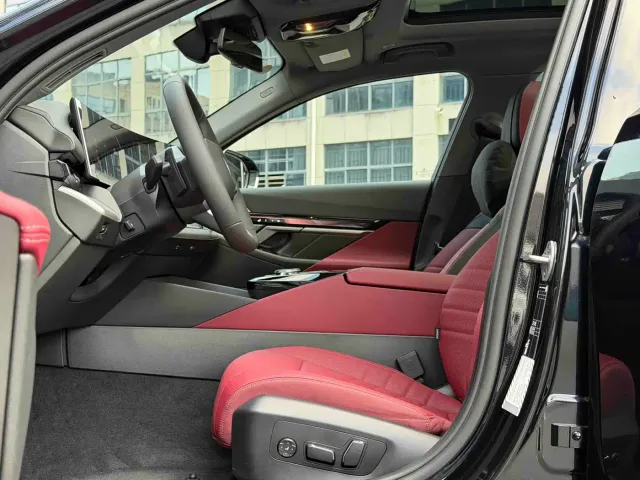 BMW 5 Series — Фото автомобиля 8
