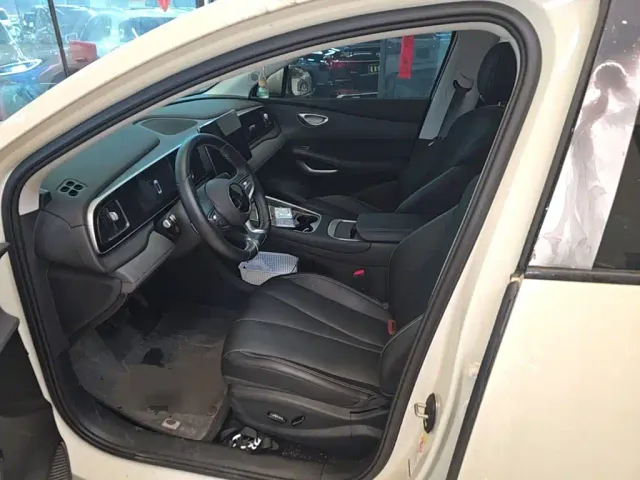 BYD Sealion 05 EV — Фото автомобиля 14