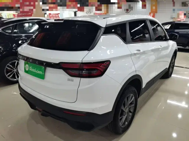 Geely Binyue — Фото автомобиля 6