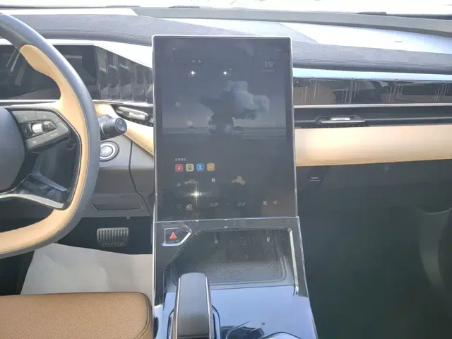 Geely Boyue L — Фото автомобиля 12