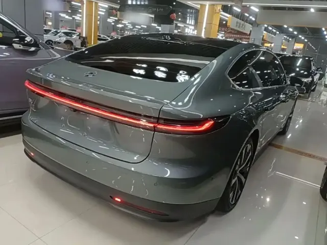 Nio ET7 — Фото автомобиля 6