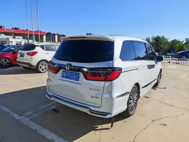 Honda Elysion — Фото автомобиля 4
