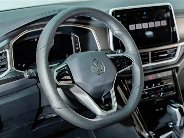 Volkswagen T-Roc — Фото автомобиля 10