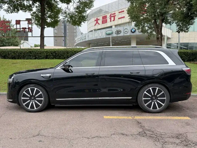 Aito M9 — Фото автомобиля 3